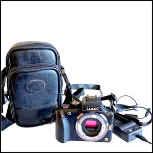 Panasonic Lumix G DMC G3 Mirrorless Digital Camera Black Case 16GB Card Charger